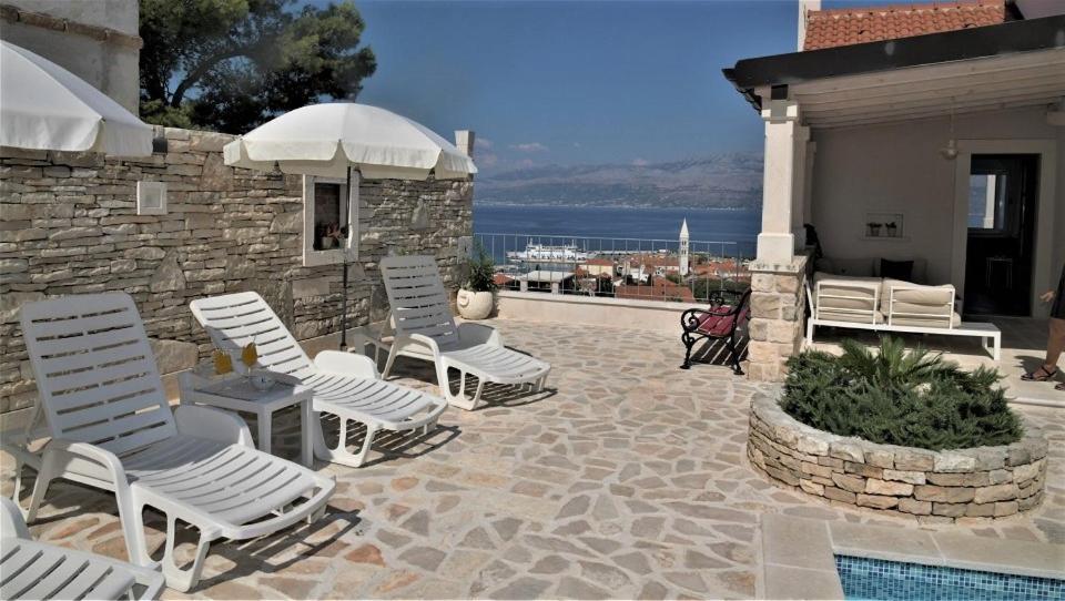 Villa Aries Supetar Exterior foto