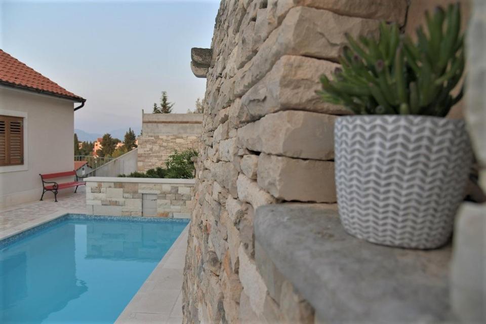 Villa Aries Supetar Exterior foto