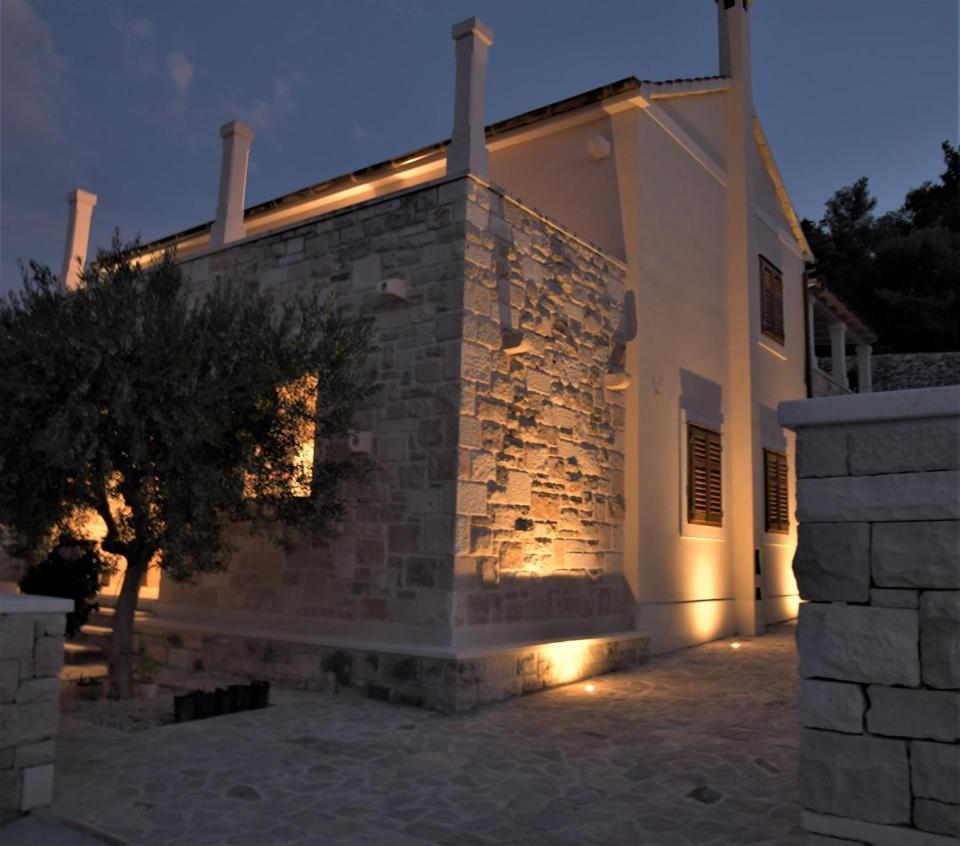 Villa Aries Supetar Exterior foto