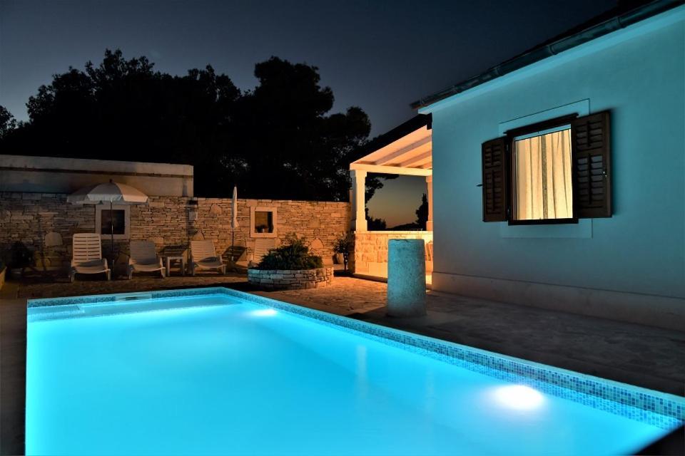 Villa Aries Supetar Exterior foto